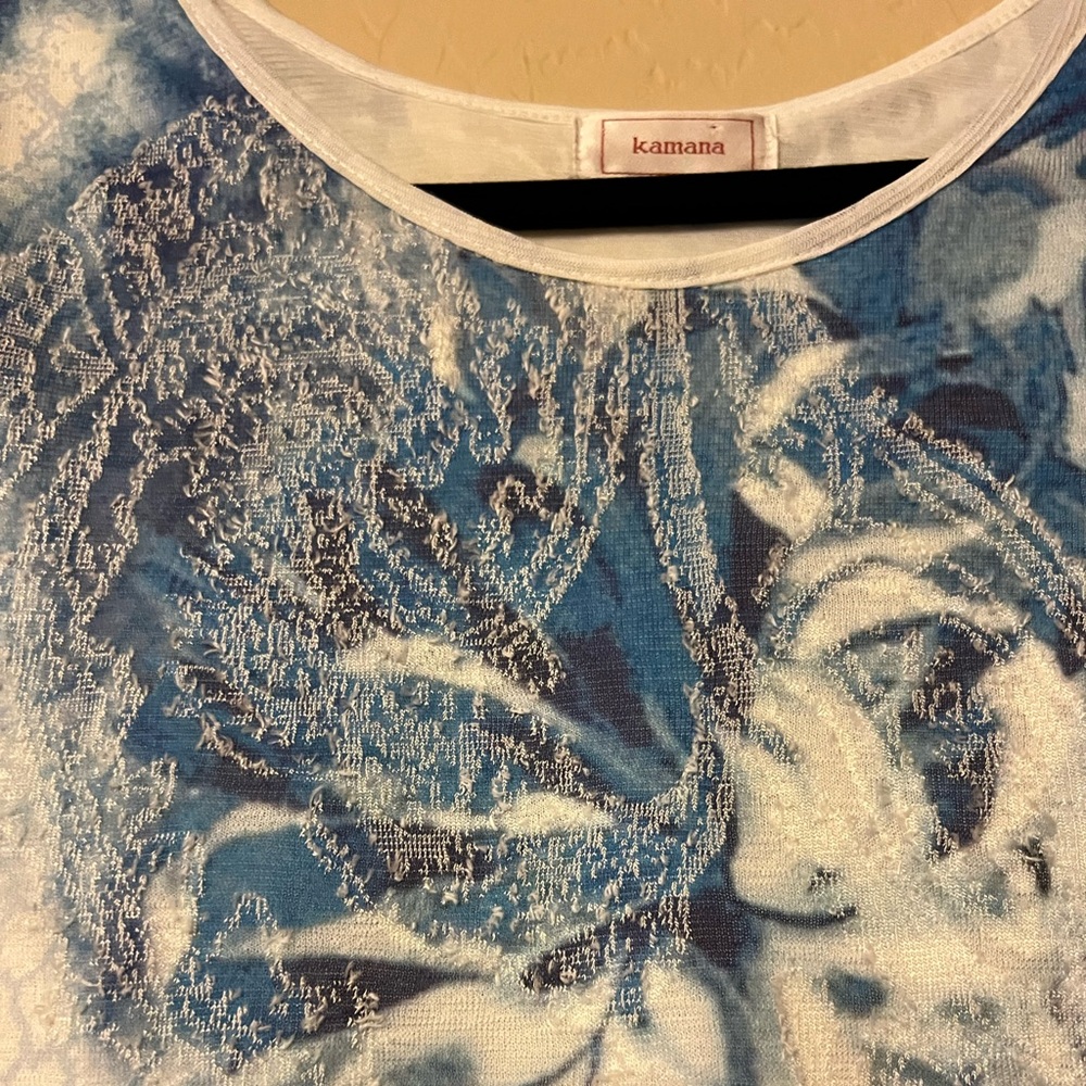 Kamana Blue & White Floral Print Tunic Top - Picture 3 of 14